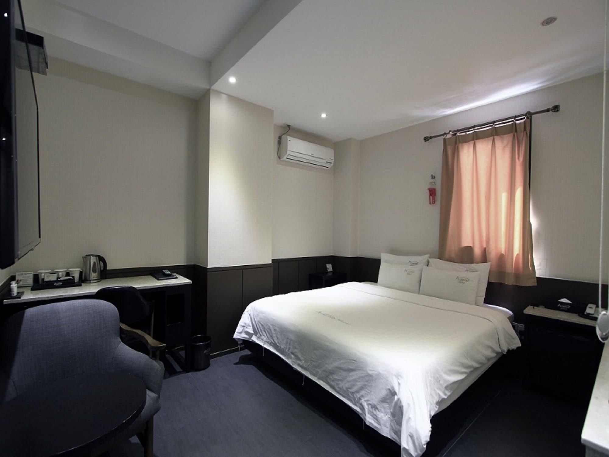 Almond Hotel Busan Station Екстериор снимка