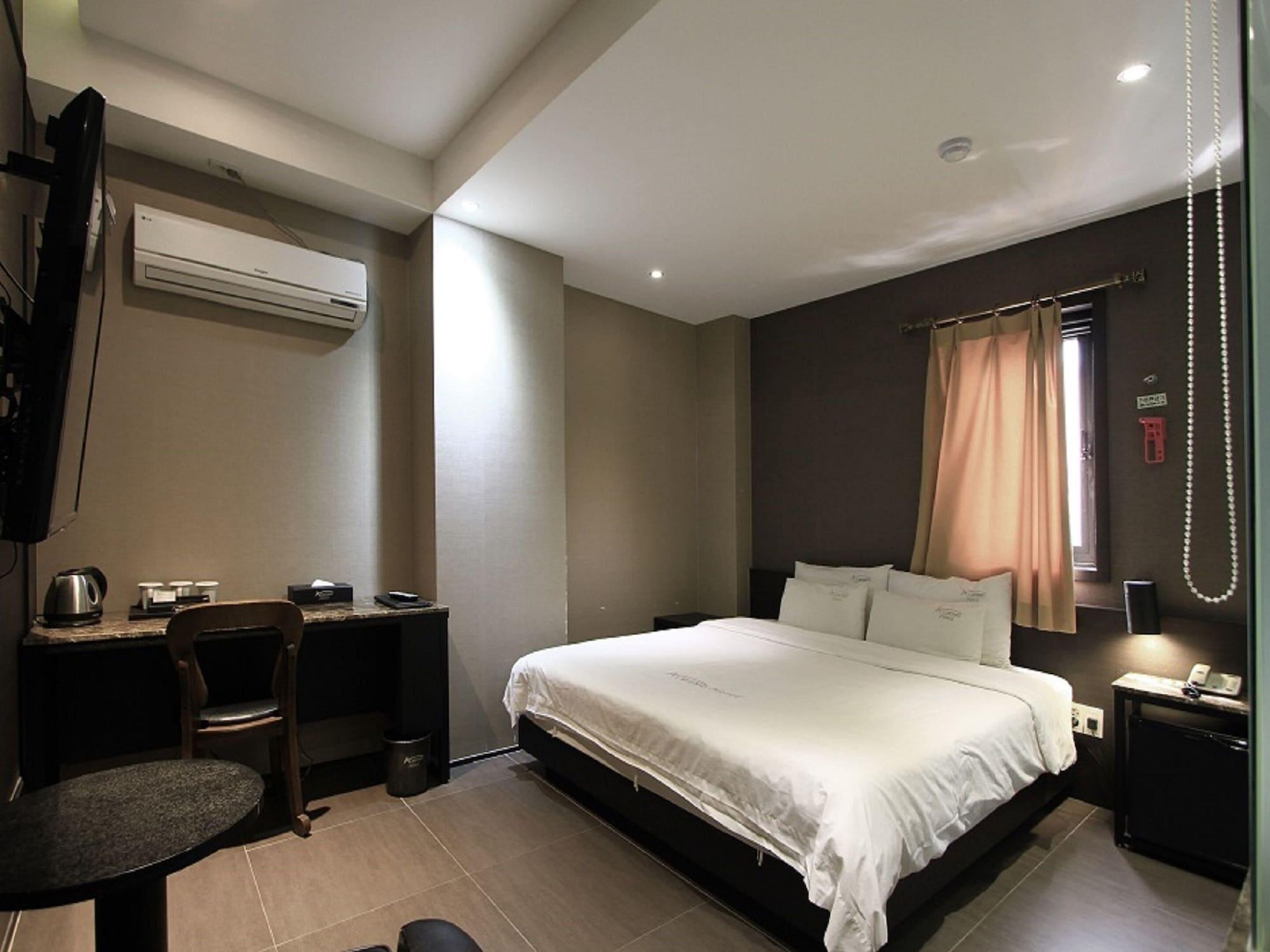 Almond Hotel Busan Station Екстериор снимка