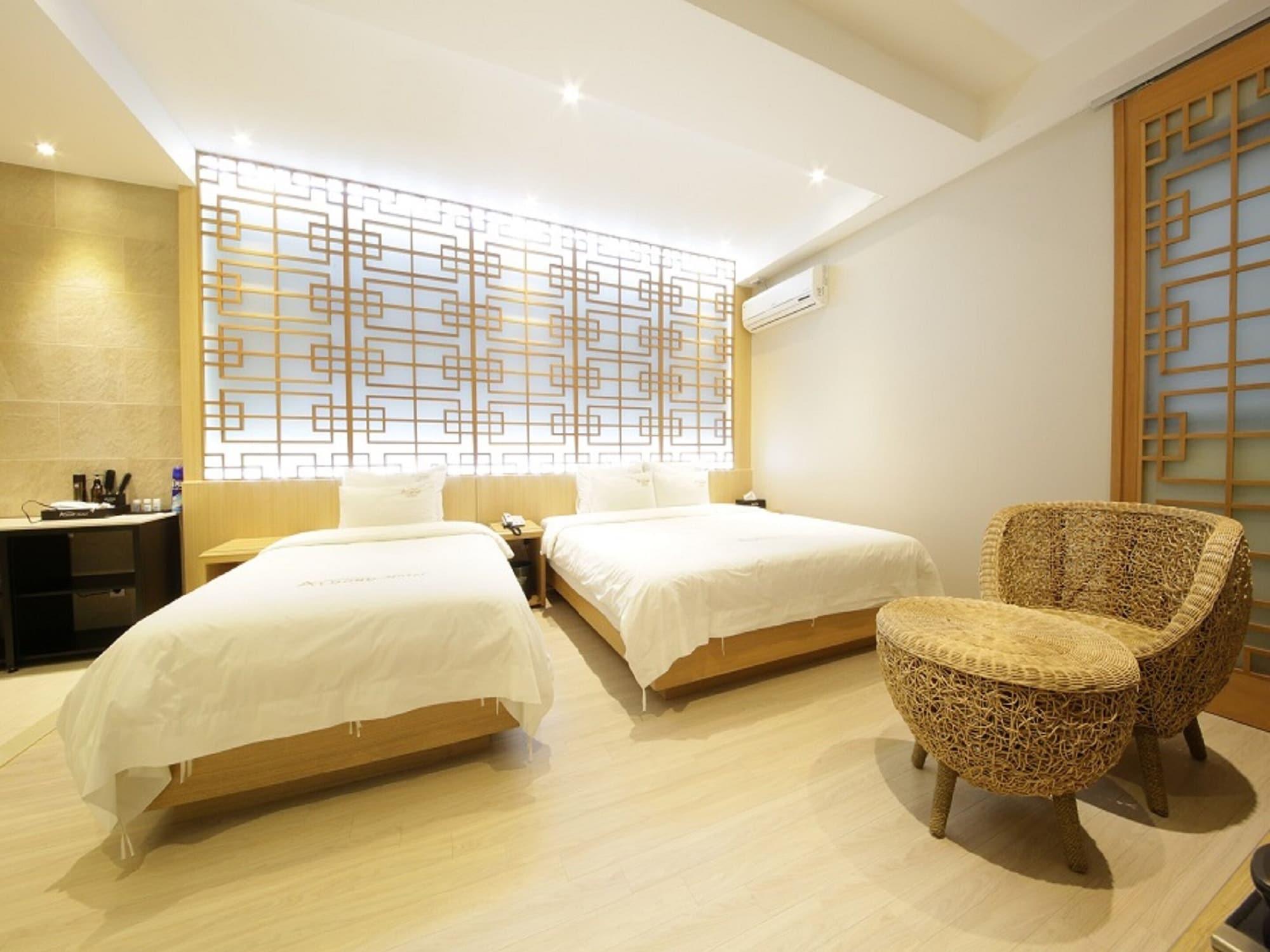 Almond Hotel Busan Station Екстериор снимка