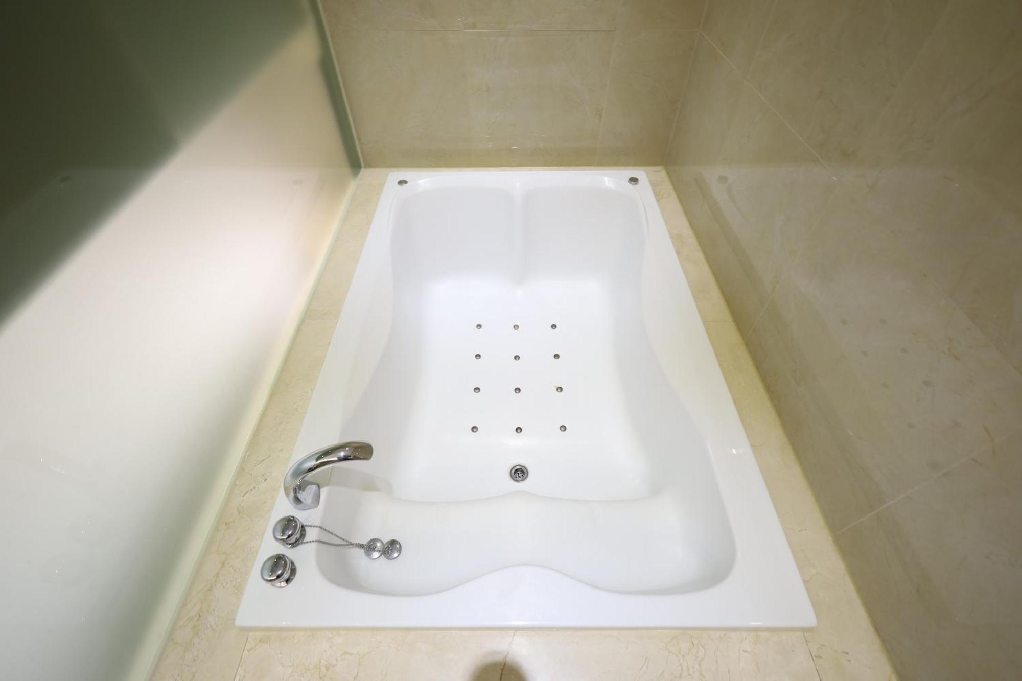 Almond Hotel Busan Station Екстериор снимка