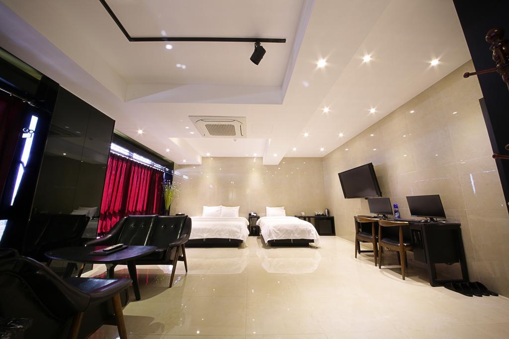 Almond Hotel Busan Station Екстериор снимка
