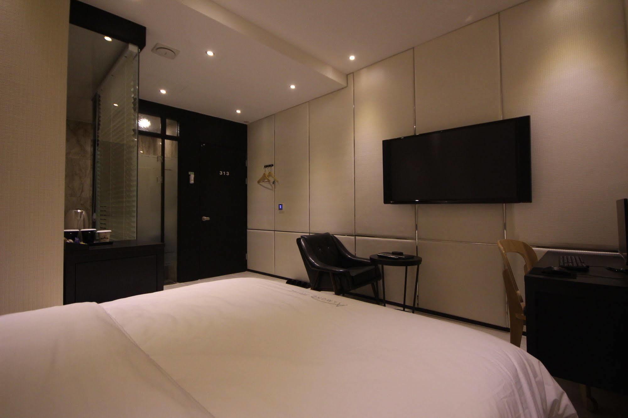 Almond Hotel Busan Station Екстериор снимка