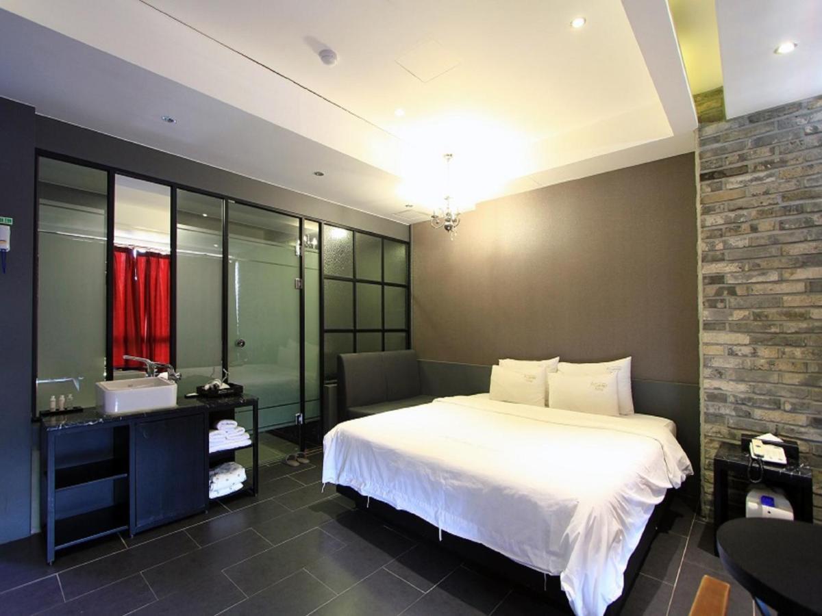 Almond Hotel Busan Station Екстериор снимка